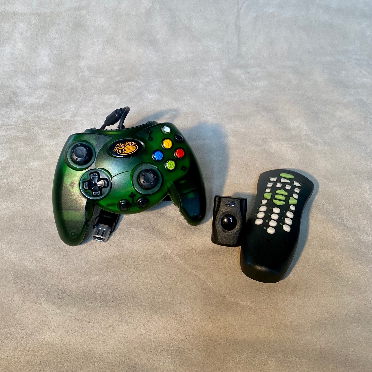 Manette XBOX avec accessoires DVD